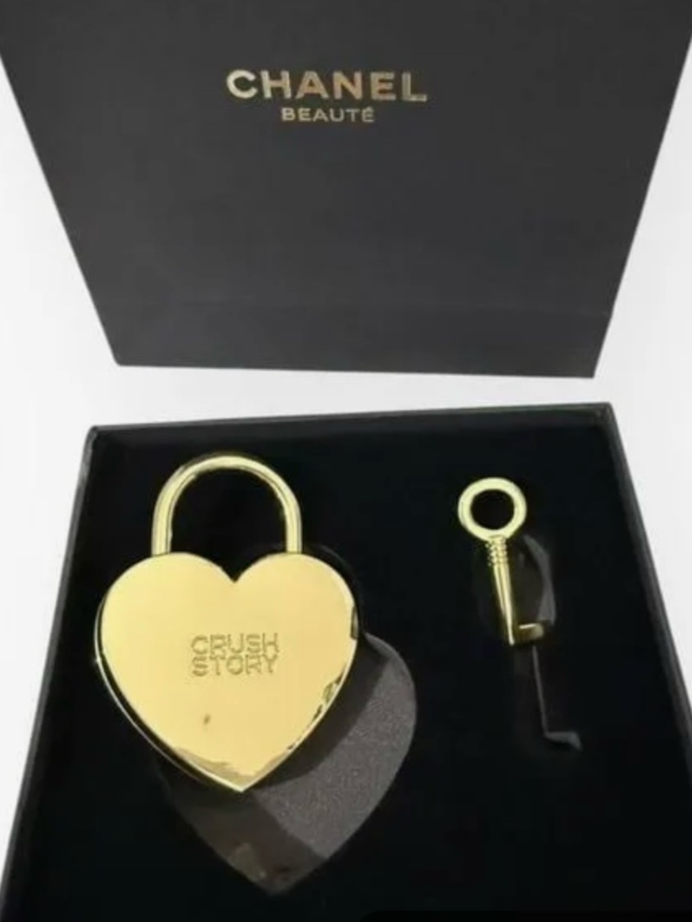 CHANEL Gold Heart Crush Lock with Key GWP